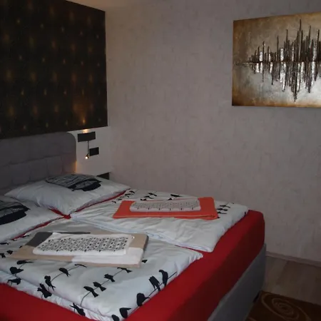 Waldhotel Lemberg מלון 3*