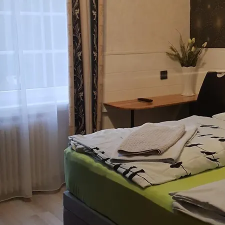 מלון Waldhotel Lemberg 3*