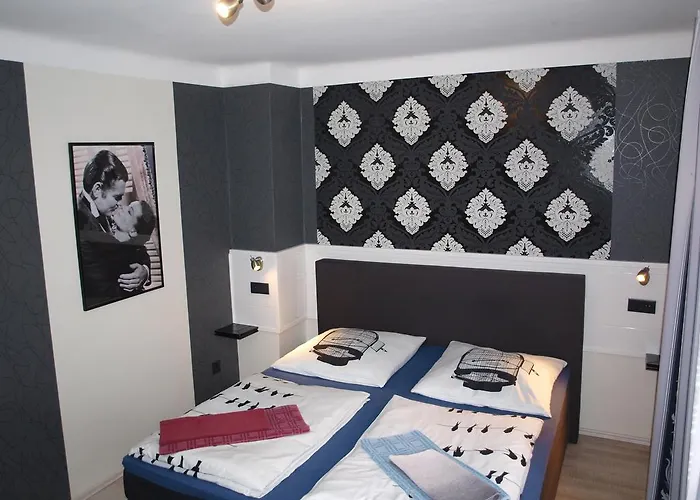 מלון Waldhotel Lemberg 3*